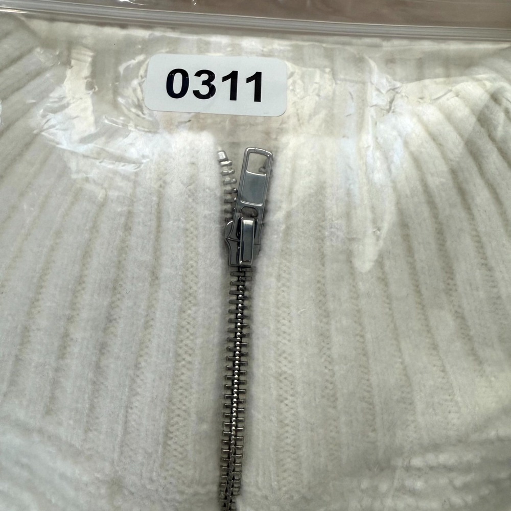 Ann Taylor Weekend Sweater Vest Women Medium White Sleeveless Full-Zip Mock Neck - Picture 10 of 10